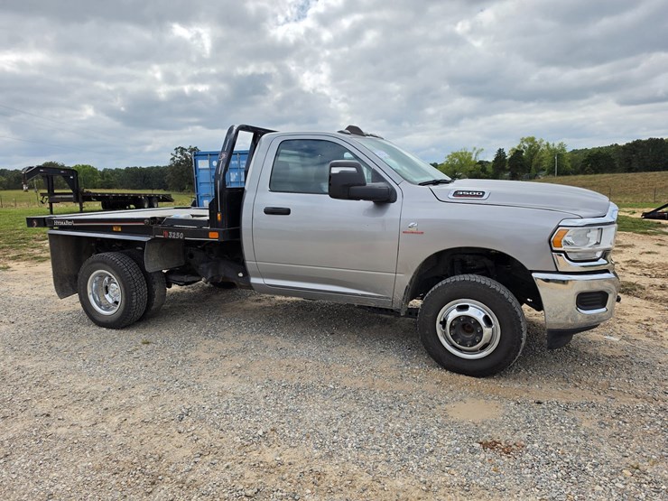2024-dodge-3500-image-17