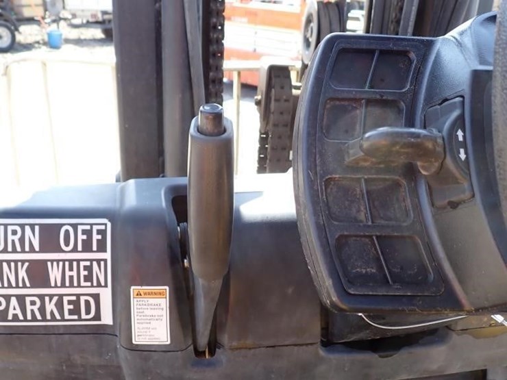 2006-yale-glp080vxngse090-forklift-image-21