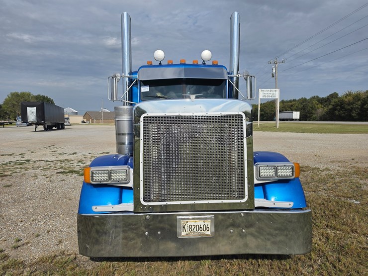 2006-peterbilt-379-image-21