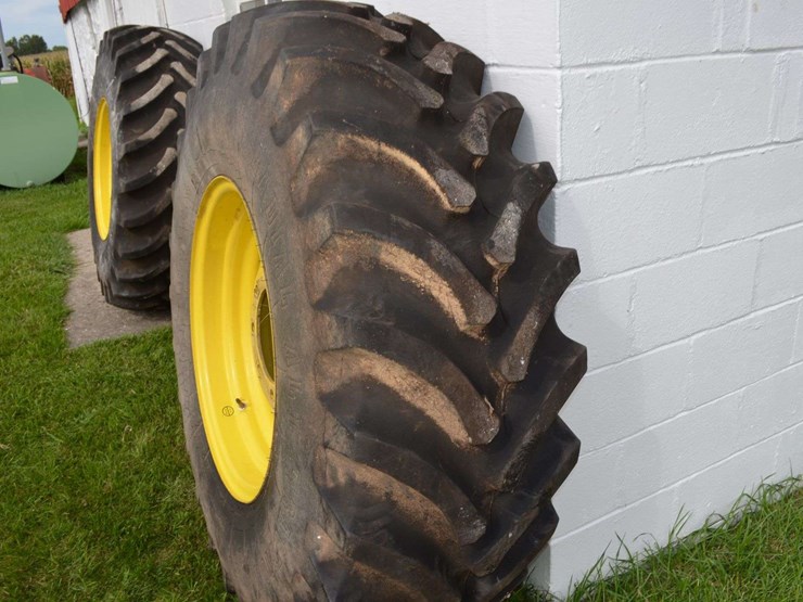 combine-rear-wheels-and-tires-image-3