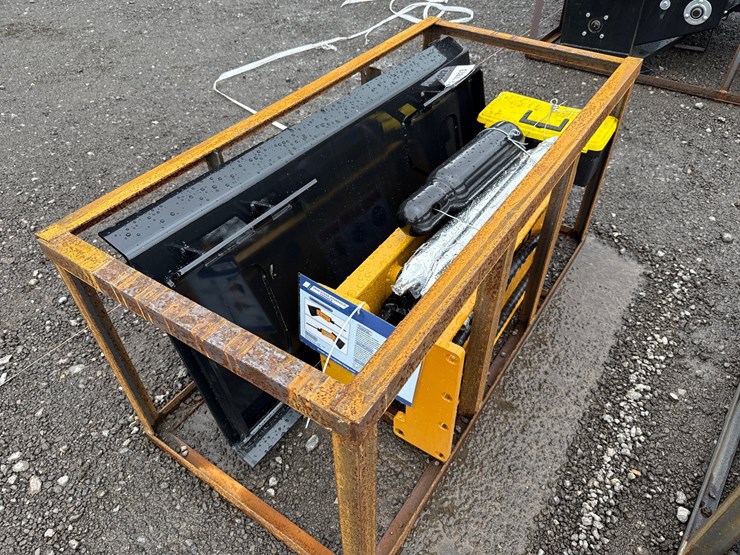 #6030-•-agrotk-680-skid-steer-hyd-breaker-image-4