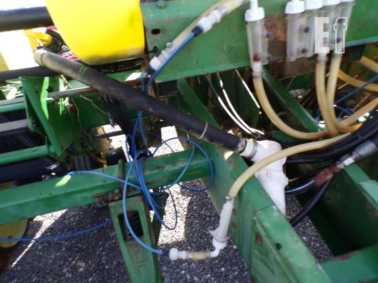 john-deere-7200-image-10