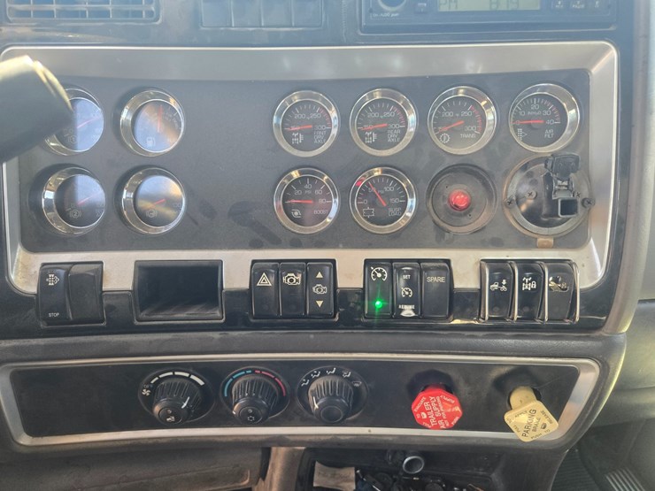2008-kenworth-t800-image-55