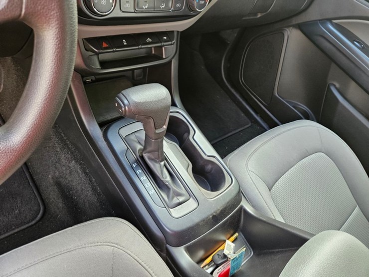 2016-chevrolet-colorado-image-24