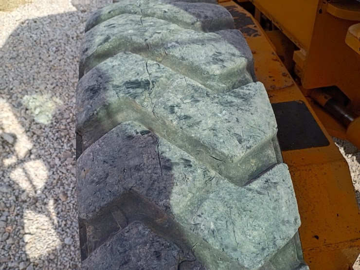 2008-deere-670d-image-96