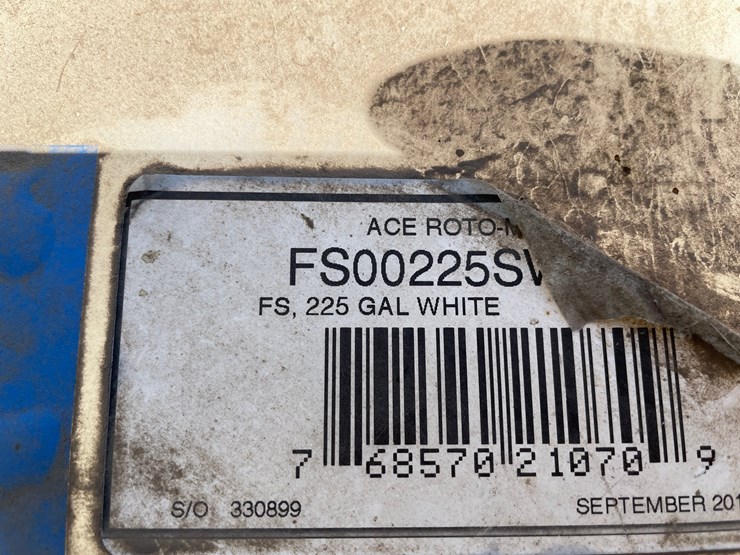#1635-•-225-gallon-poly-tank-image-8