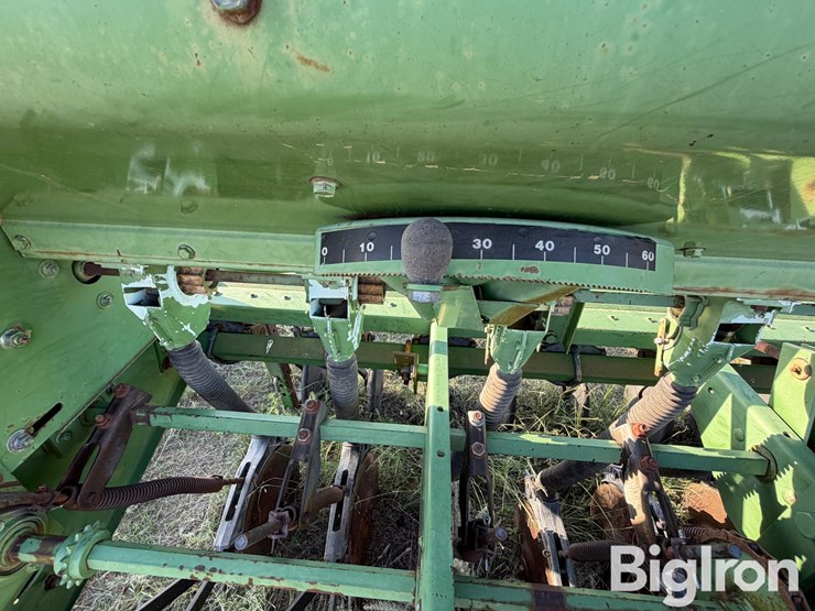 john-deere-520-image-12