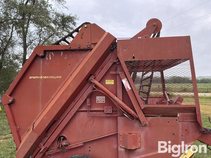 new-holland-851-image-18