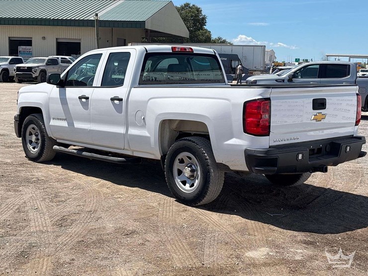 2014-chevrolet-silverado-crew-cab-pickup-truck-image-4