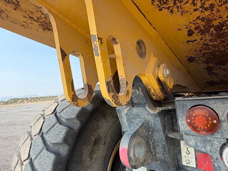 2016-komatsu-hm400-5-image-65