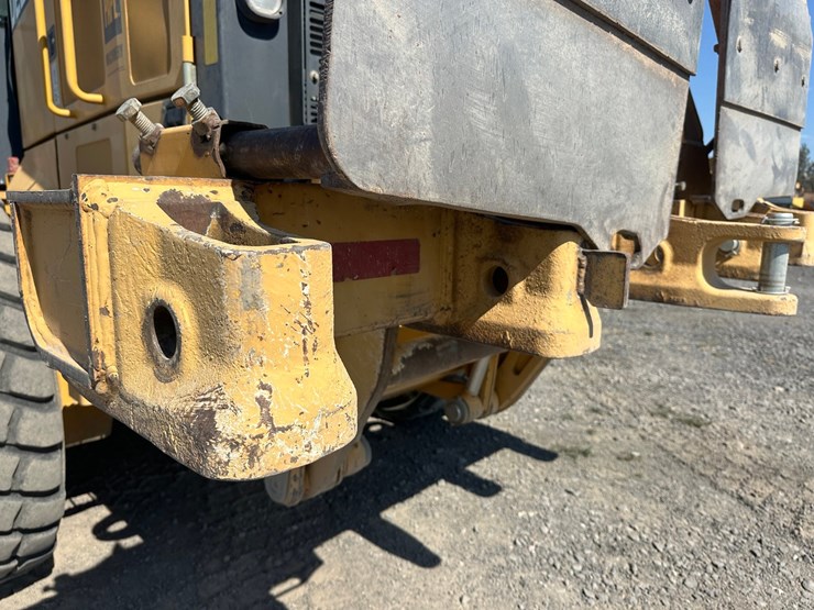 2013-deere-872gp-image-41