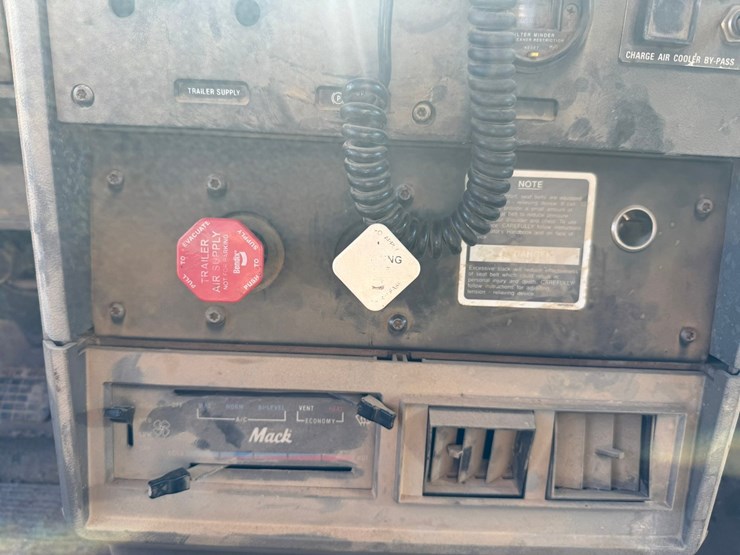 1994-mack-ch613-image-66