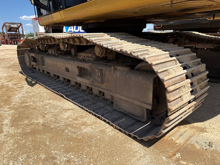 2012-caterpillar-c13-image-92