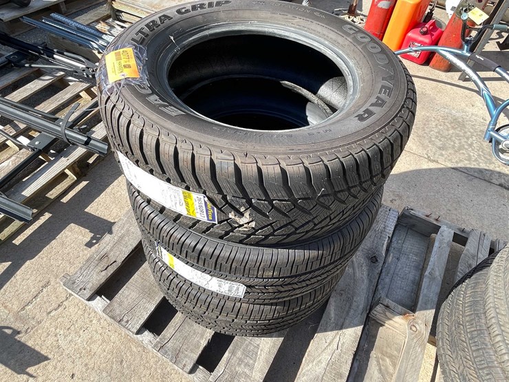 #4077-•-goodyear-p265/60r17-tires-(08)-image-1