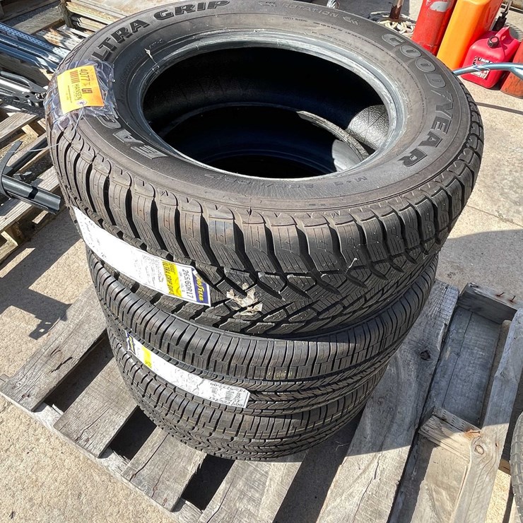 #4077 • Goodyear P265/60R17 Tires (08)