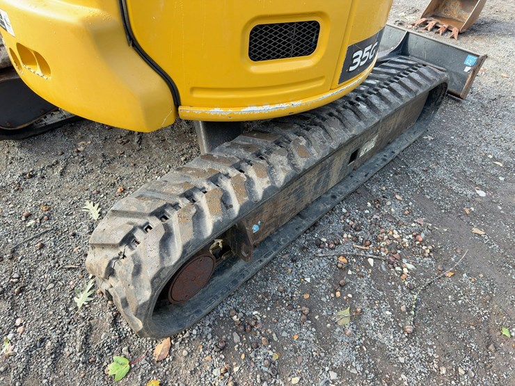 2021-deere-35g-image-21