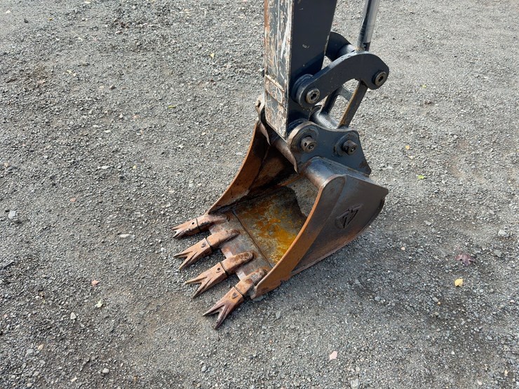 2020-deere-30g-image-9