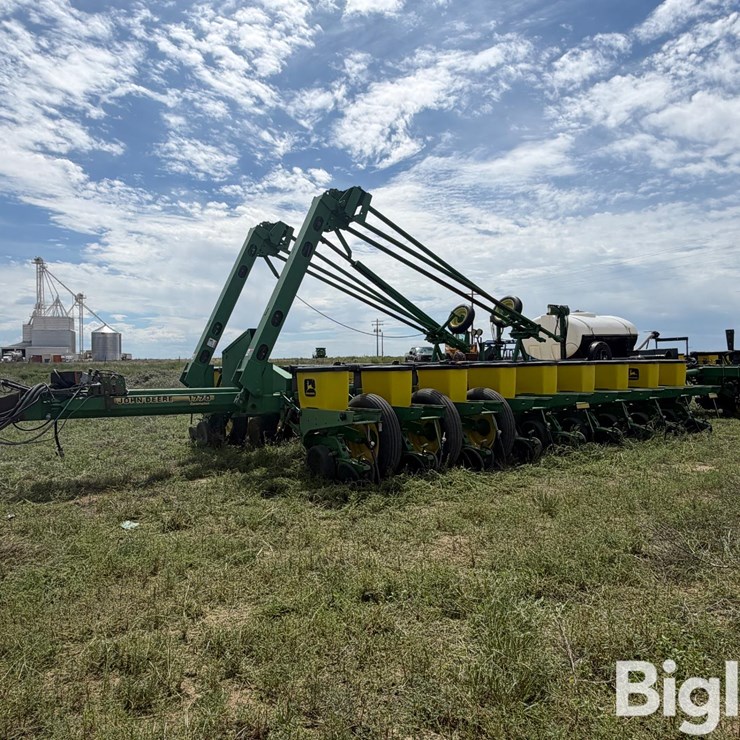 JOHN DEERE 1770