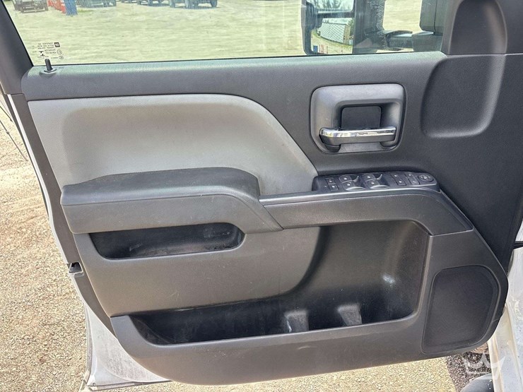 2018-chevrolet-silverado-3500-image-10