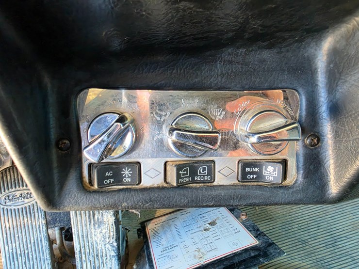 1997-peterbilt-379-image-69