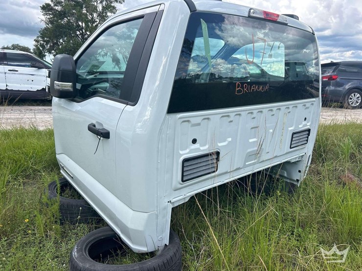 2025-ford-f550-image-4