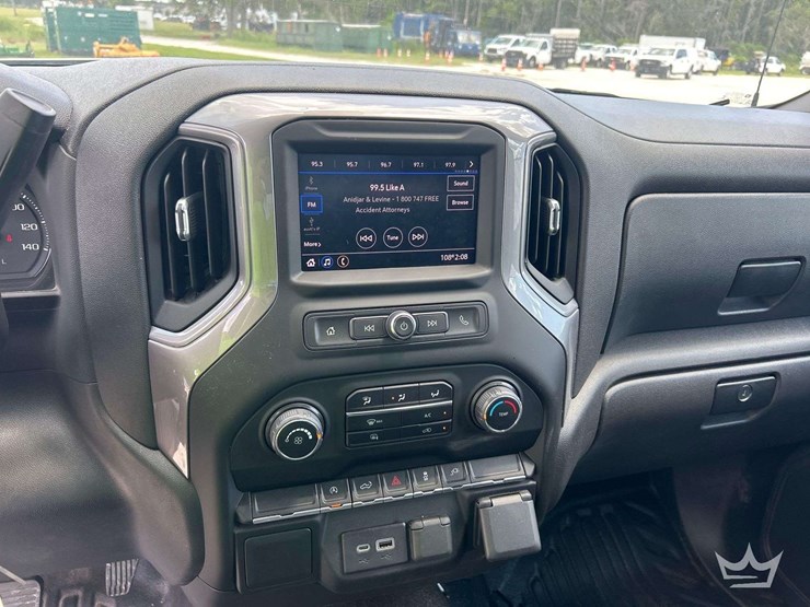 2022-chevrolet-silverado-1500-image-19