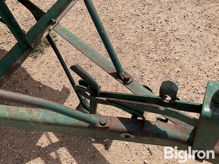 new-idea-m-12a-manure-spreader-image-14