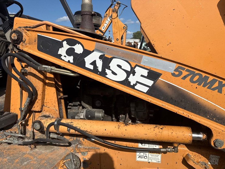 #2483-•-2009-case-570mxt-series-3-skip-loader-image-47