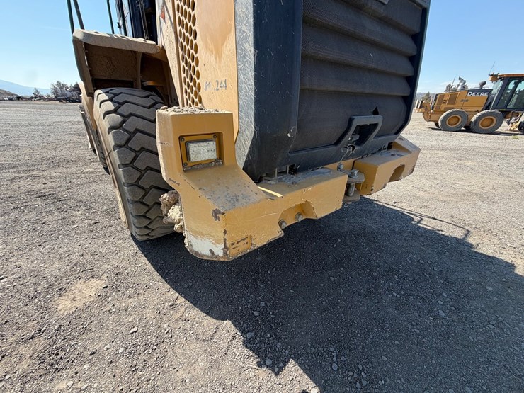 2015-caterpillar-950m-image-30