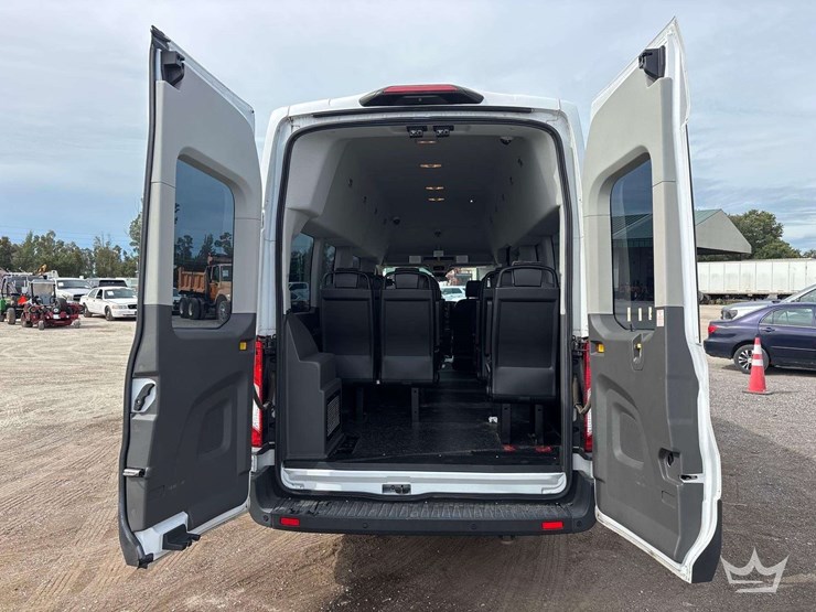 2020-ford-transit-image-19