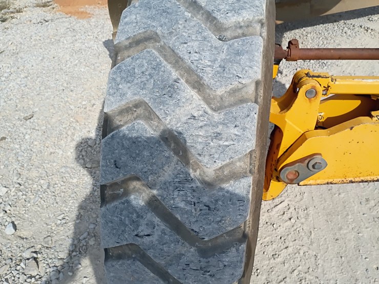 2008-deere-670d-image-92