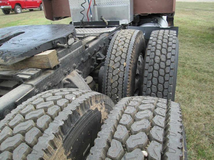 2006-peterbilt-379-image-11