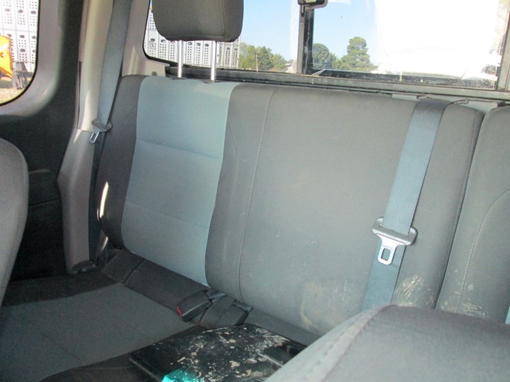 2004-nissan-titan-image-18