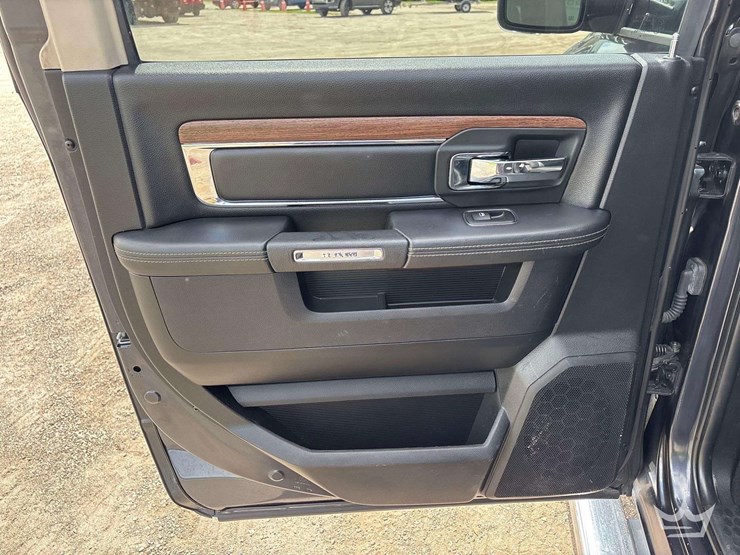 2018-dodge-1500-image-20