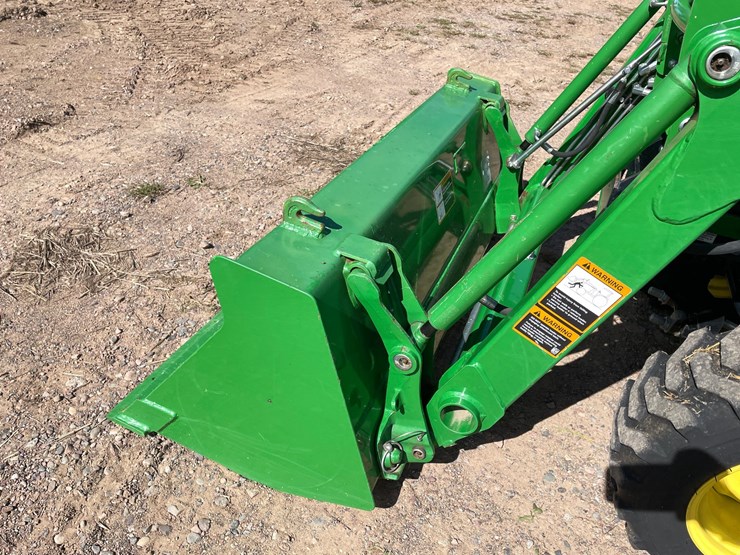 2025-john-deere-2025r-image-25