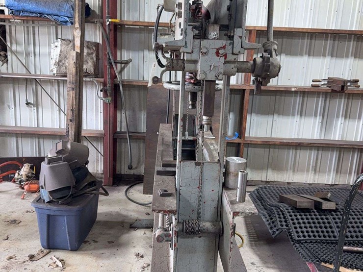 manley-80-ton-hydraulic-press,-3-phase-plug,-foot-pedal-control-image-9
