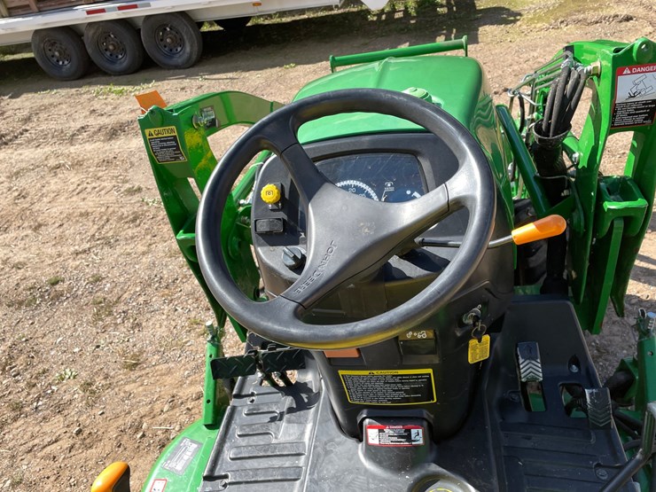 2025-john-deere-2025r-image-35