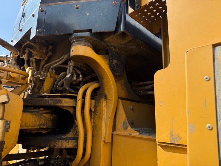 2017-caterpillar-988k-image-39