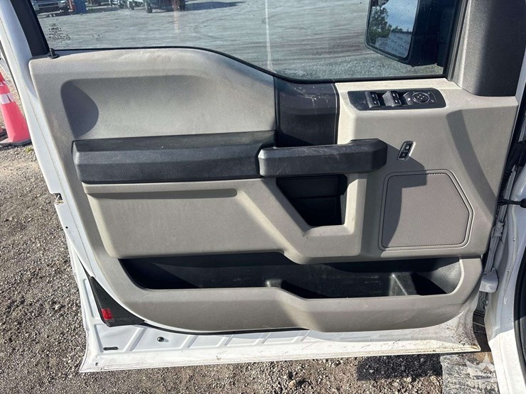 2016-ford-f150-image-10