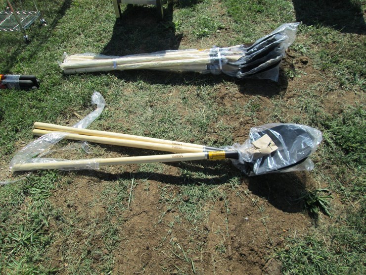 #50163-•-lot-of-(3)-unused-valley-wood-handle-point-shovels-inv#50163-image-2