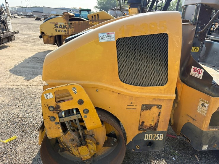 2015-volvo-dd25b-image-12
