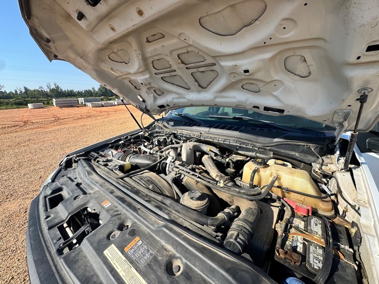 2021-ford-f350-image-9