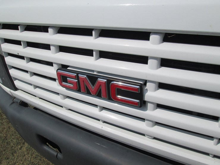 2005-gmc-topkick-c5500-image-15