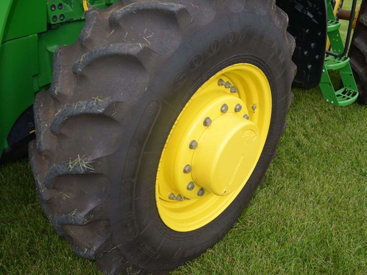 2011-john-deere-r-image-18