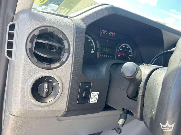 2019-ford-e350-image-22