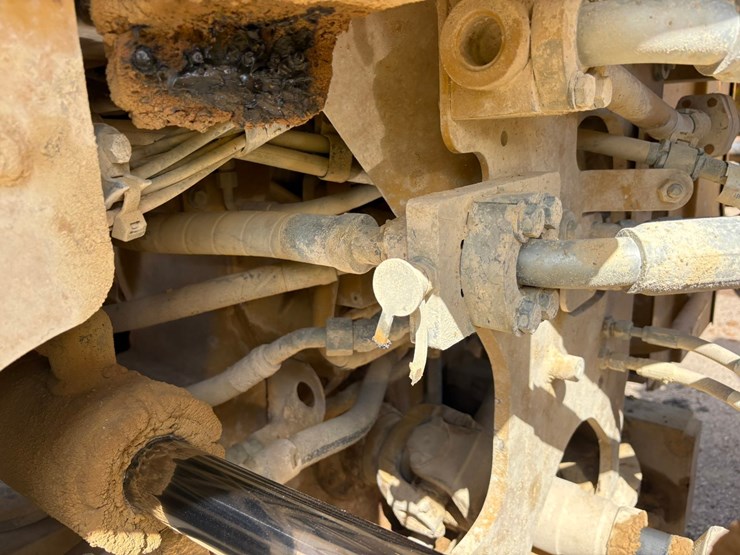 2014-caterpillar-972k-image-42