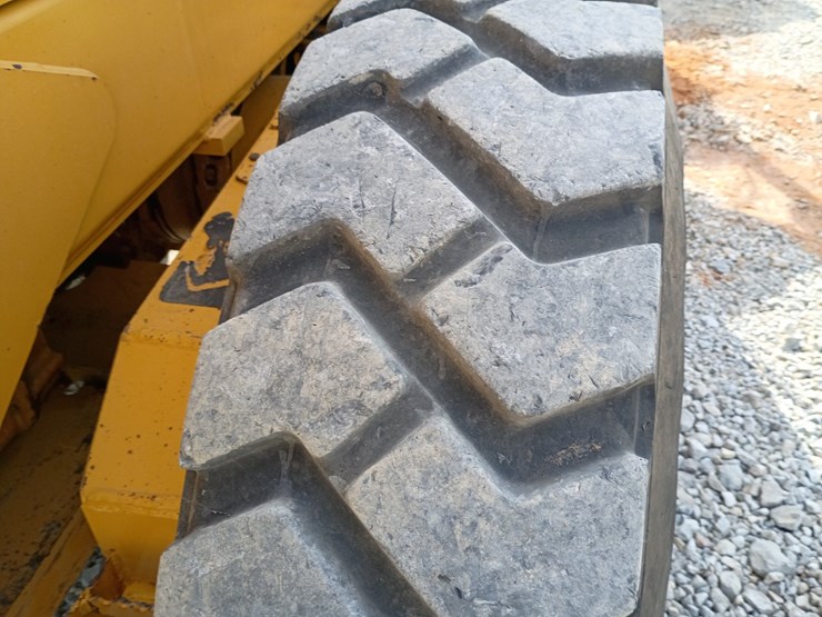 2008-deere-670d-image-98