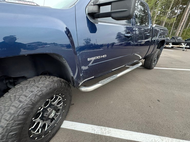 2009-chevrolet-2500-image-12