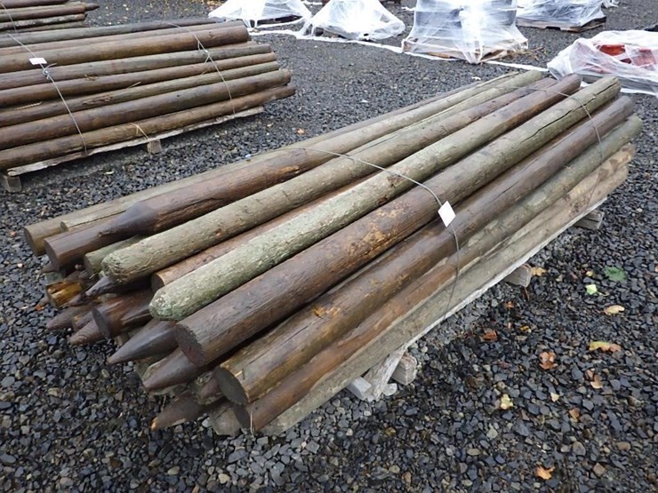 round-wooden-fence-posts-8'l-image-1