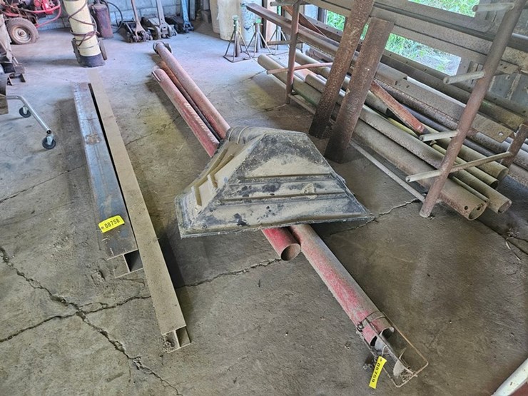 #8759-•-mid-states-feed-augers-w/-boot-image-1